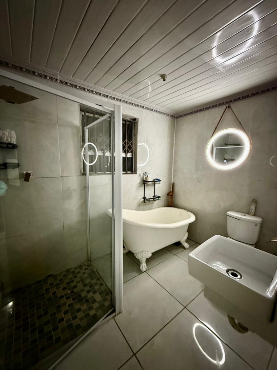 4 Bedroom Property for Sale in Mandela Park Western Cape